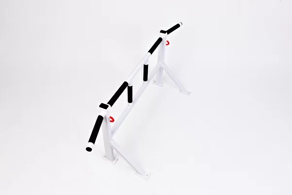 Реальное фото Турник настенный профессиональный Invent с 3 хватами белый tur-006 от магазина СпортСЕ