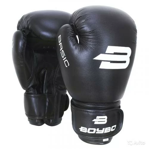 Реальное фото Перчатки боксерские BoyBo Basic черные BBG100 от магазина СпортСЕ
