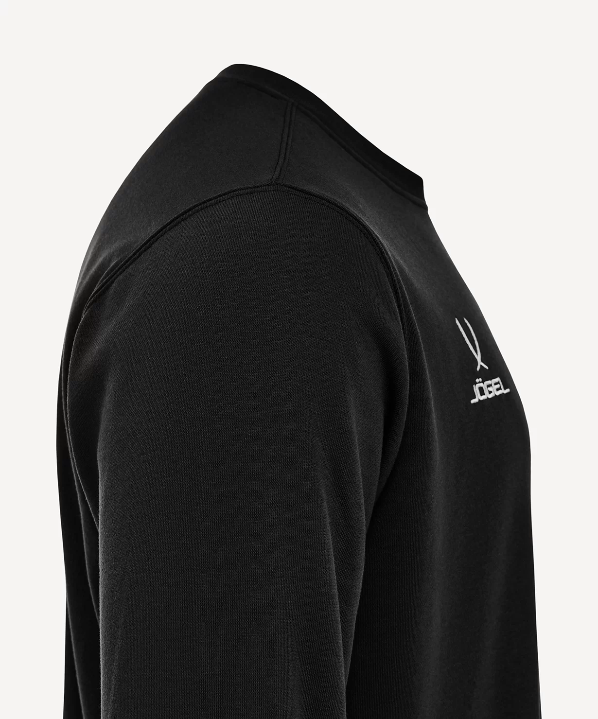 Реальное фото Свитшот ESSENTIAL Sweatshirt, черный от магазина СпортСЕ