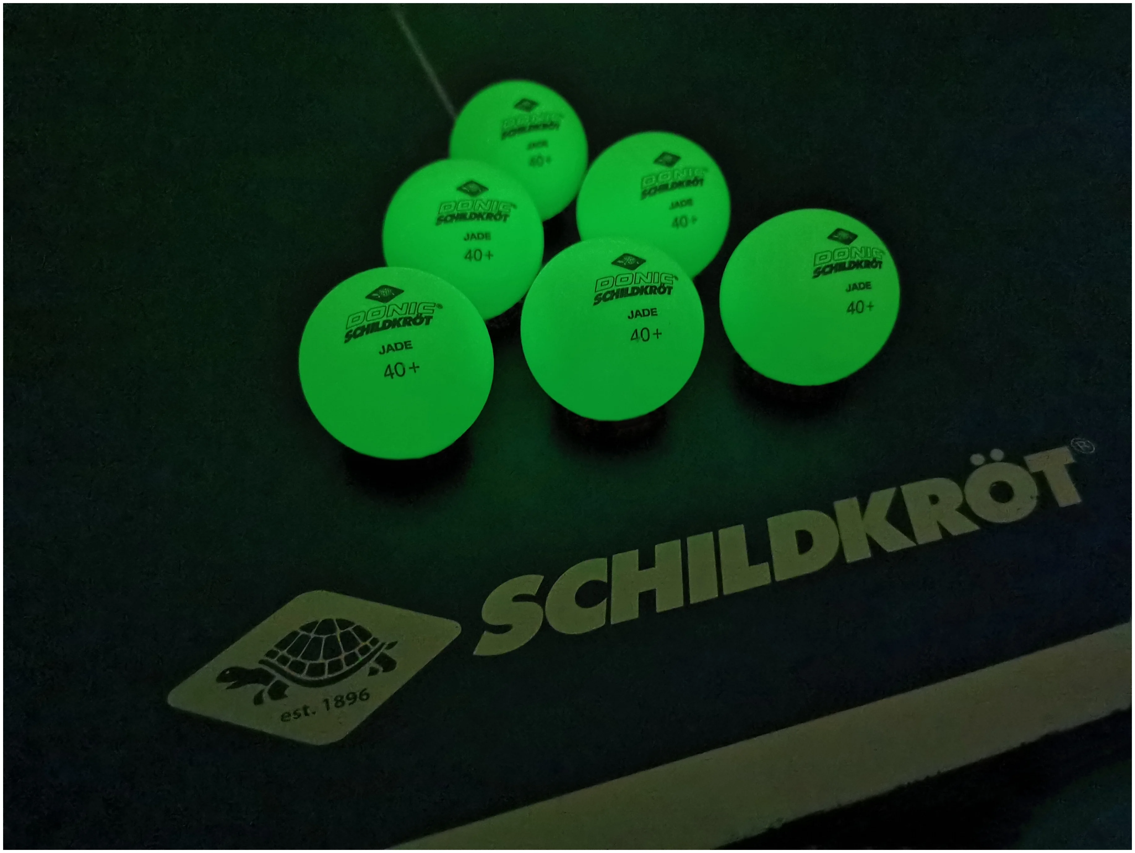Реальное фото Мяч для настольного тенниса Donic-Schildkröt  Glow in the dark (6 шт.) УТ-00018112 от магазина СпортСЕ